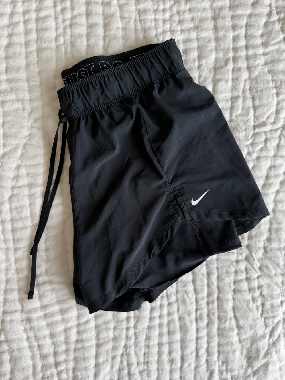 Nike Black Athletic Running Shorts built in Compression - Picture 5 of 6